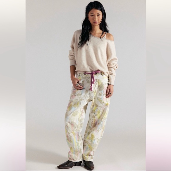 Free People We The Free Moxie Floral Printed Flocked Barrel Jeans 28 NWT